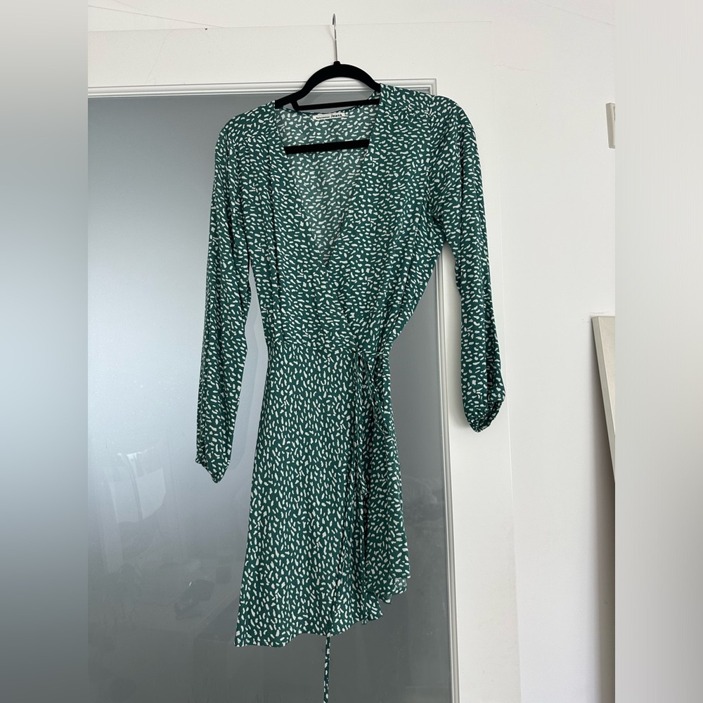 Reformation wrap dress / green with white pattern